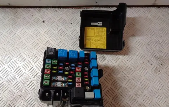 KIA Ceed Fuse box set 919502H020