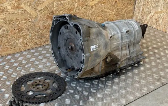 BMW 5 E60 E61 Automatic gearbox 1068012 7556971 7556246