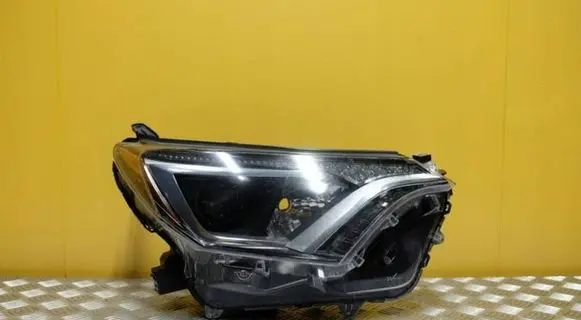 Toyota RAV 4 (XA40) Headlight/headlamp TOYOTA-RAV4 2117