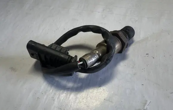 BMW 4 F32 F33 Lambda probe sensor 857023001 8570230