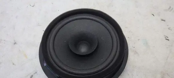 Suzuki Swift III Rear door speaker 0421-0108