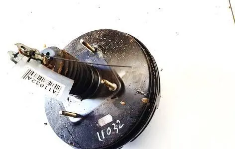 Toyota Corolla E120 E130 Brake booster LSH65 0N1N