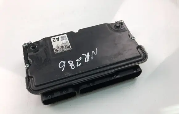 Toyota Corolla E160 E170 Engine control unit/module 896610ZS10