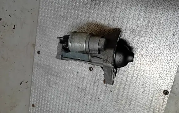 Renault Megane III Starter motor 233000106R ESW2014