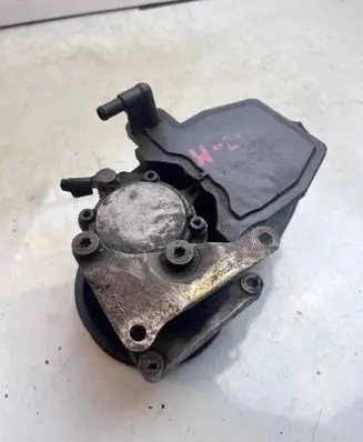 Mercedes-Benz C W202 Power steering pump 2106469 0024662901