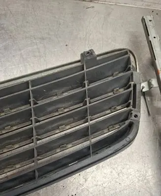 Mercedes-Benz C W203 Front grill A2038800183