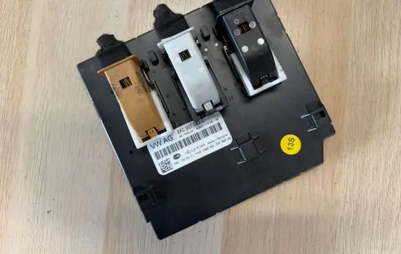 Audi A1 Comfort/convenience module 8X0907063C