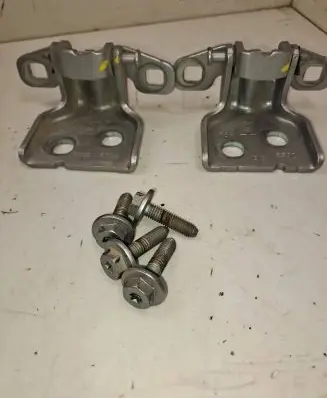 Rear door hinge set