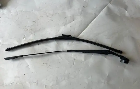 Ford Edge II Front wiper blade arm W58932AS12U W58932