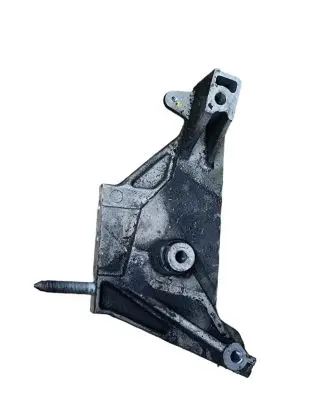 Hyundai Santa Fe Power steering pump mounting bracket 