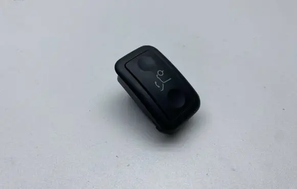 Mercedes-Benz C W204 Tailgate opening switch A2048707151 03152810