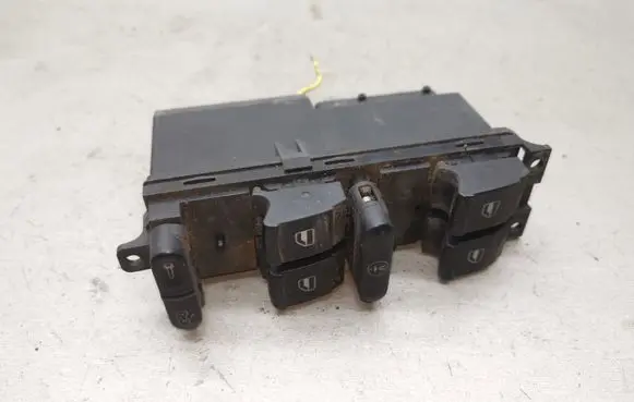 Volkswagen PASSAT B5 Electric window control switch 3B4959793