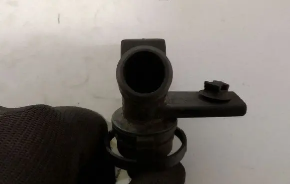 Opel Insignia A Breather valve 1041623S01 555689