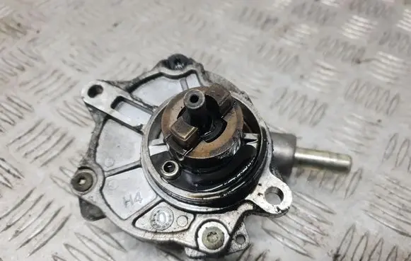 Mercedes-Benz S W220 Vacuum pump A6112300265
