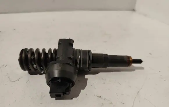 Volkswagen Caddy Fuel injector 038130079TX