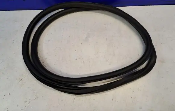 Saab 9-5 Rubber seal front coupe door 12776403