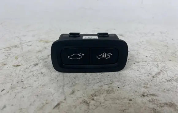Volvo XC60 Tailgate/boot open switch button 31674801