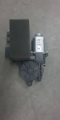 Citroen C4 Grand Picasso Front door window regulator motor 9682495680