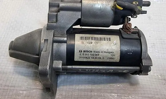 Opel Meriva B Starter motor 25196021