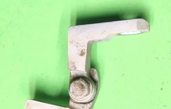 Volkswagen Caddy Front door upper hinge