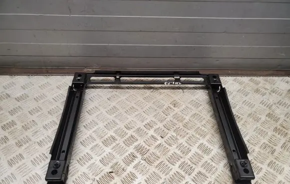 Audi Q7 4M Seat frame 4M0881677A