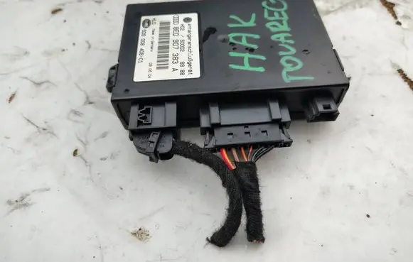 Volkswagen Touareg I Tow bar trailer control unit/module 8E0907383A