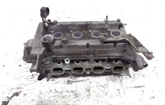 Toyota Yaris Engine head 