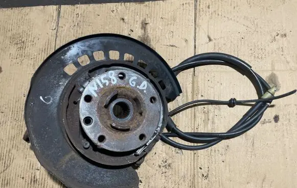 Rear wheel hub spindle/knuckle