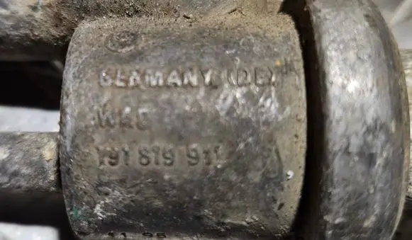 Volkswagen Jetta II Engine coolant pipe/hose 191819911