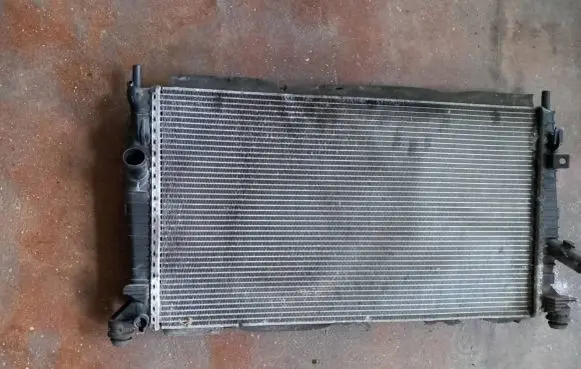 Ford Focus Coolant radiator 3M5H8005TL