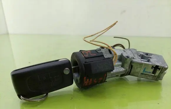 Peugeot 407 Ignition lock 9648445180