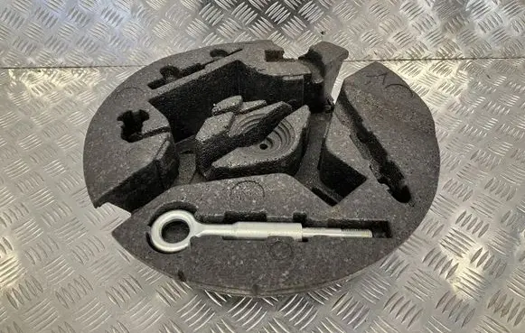 Volvo XC40 Towing hook eye 31280278