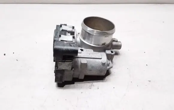 Volkswagen Tiguan Throttle valve 03C133062D