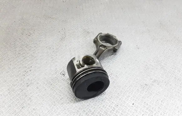 Ford Galaxy Piston with connecting rod