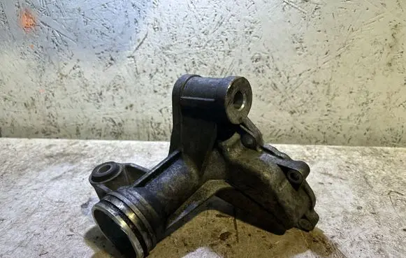 Jeep Grand Cherokee WL Steering rack mounting bracket 17081088