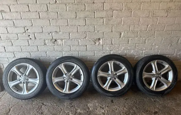 Audi A4 S4 B8 8K R17 alloy rim 8K0601025BK