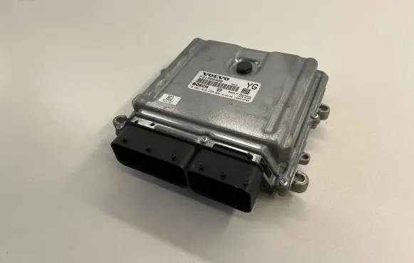 Volvo V70 Engine control unit/module P31303388 0281015286