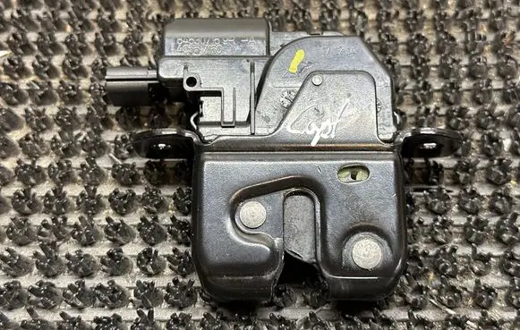 Renault Captur Tailgate/trunk/boot lock/catch/latch 846307169R 40557160