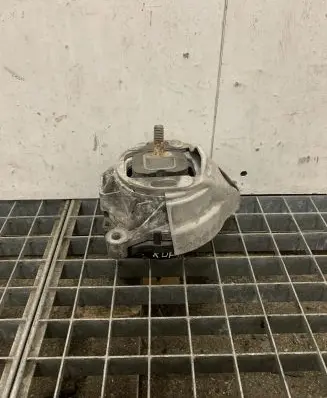 BMW 2 F22 F23 Engine mount bracket 678766803 6787668