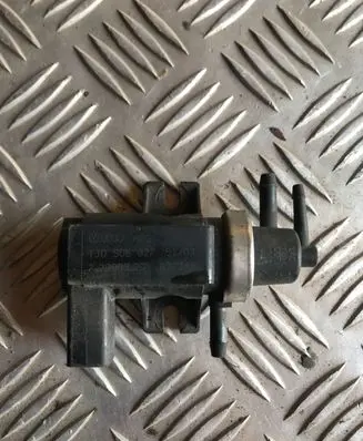 Volkswagen Touareg I Turbo solenoid valve 1J0906627 72290320