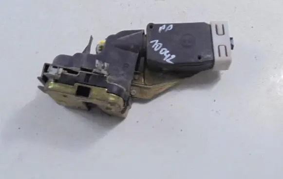 Mitsubishi Space Star Front door lock