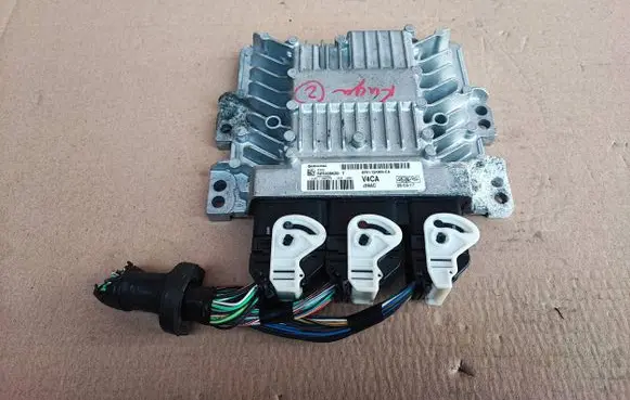 Ford Kuga I Engine control unit/module 8V4112A650CA 8V41-12A650-CA
