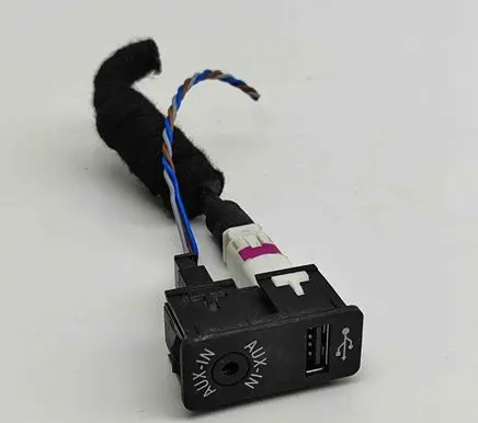 BMW 3 F30 F35 F31 AUX in-socket connector 9229246