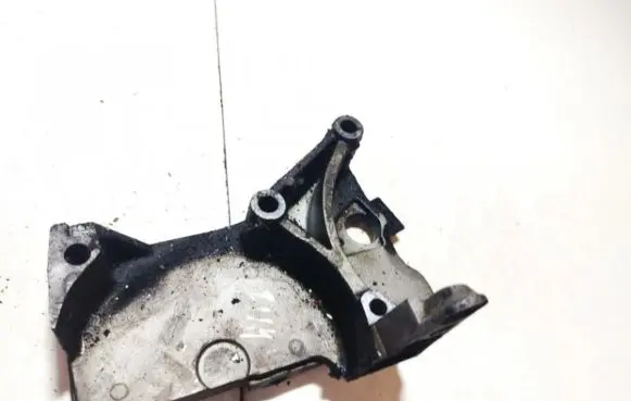 Nissan Almera N16 Engine mounting bracket 8200101196
