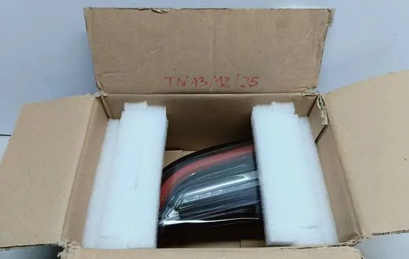 Tesla Model 3 Rear/tail lights 1502089-00-B TN13-12-25 150208900B