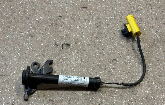 BMW 1 F40 Bonnet Pedestrian Airbag Actuator 7450944