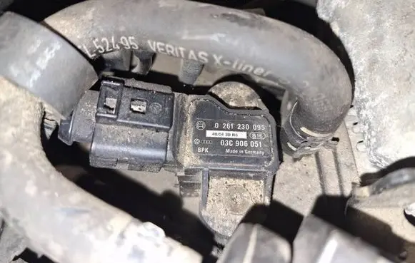 Audi A6 S6 C6 4F Air pressure sensor 0261230095 03c906051
