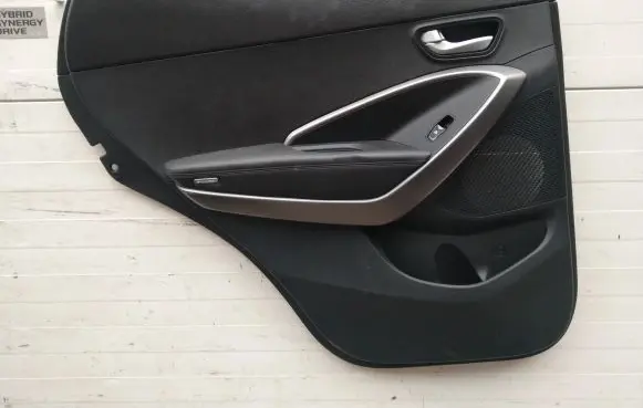 Hyundai Santa Fe Rear door card panel trim 833112W000