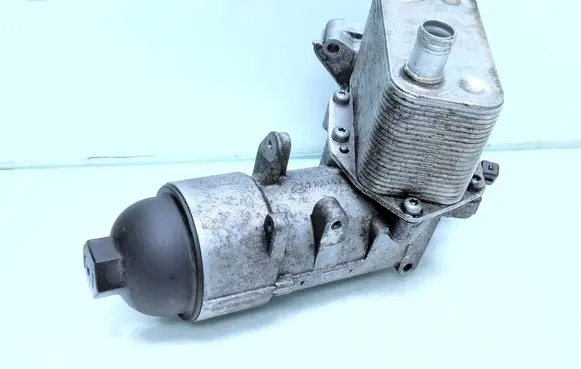 BMW 5 E60 E61 Oil filter mounting bracket 7788453