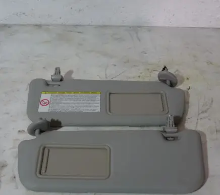 Toyota Avensis T270 Sun visor